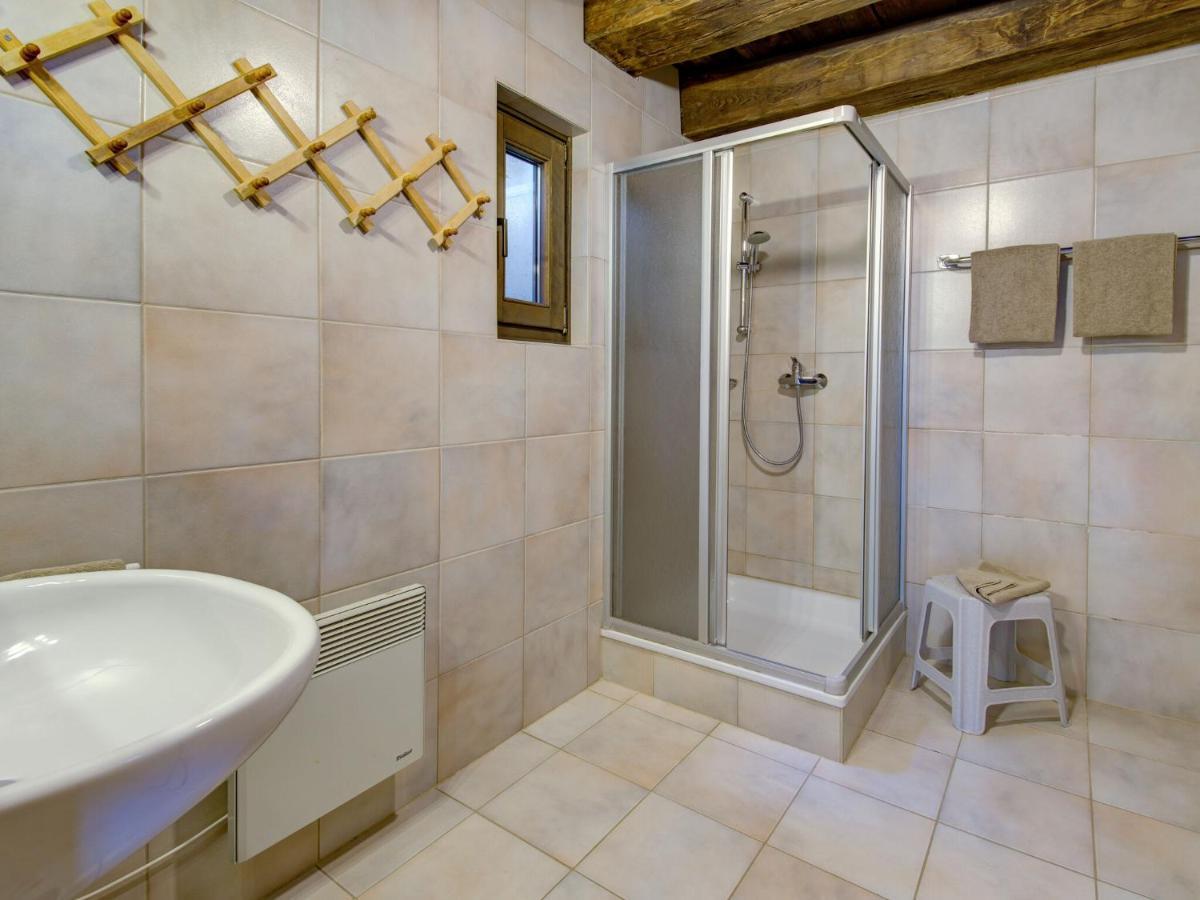 Apartment In Lienz With A Balcony Obernussdorf Bagian luar foto